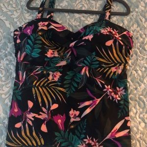 Old Navy Women’s Swim Tankini top Sz 2X